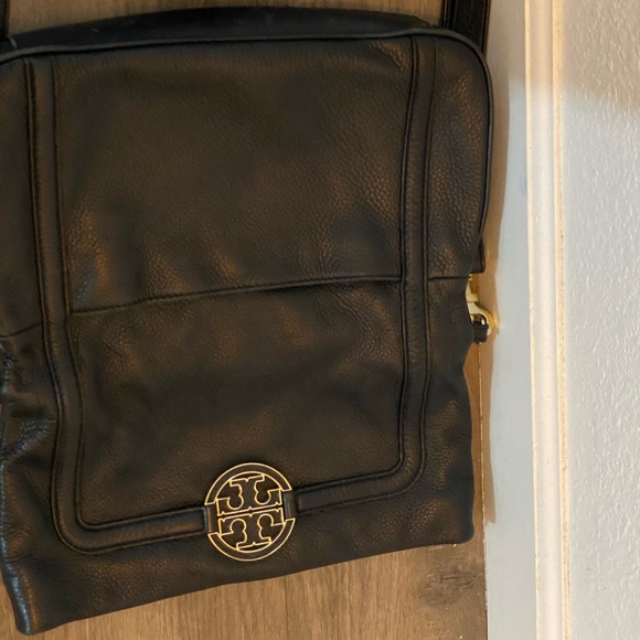 Tori Burch convertible crossbody - Picture 2 of 4